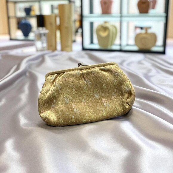 VINTAGE 1960's Gold Metallic Kisslock Coin Purse - Picture 1 of 7